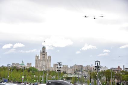 Москва. Во время  воздушного парада Победы в Москве.