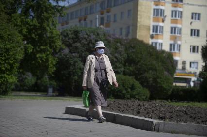 Екатеринбург. Горожане во время режима самоизоляции введеного для нераспространения новой коронавирусной инфекции COVID-19