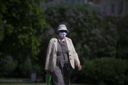 Екатеринбург. Горожане во время режима самоизоляции введеного для нераспространения новой коронавирусной инфекции COVID-19