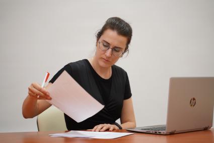 Самара. Девушка на удаленной работе.