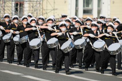 Санкт-Петербург. Во время пешей  репетиции парада в честь 75-летия Победы в Великой Отечественной войне на Дворцовой площади.