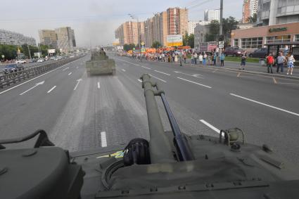 Москва. Боевые машины десанта БМД-4М перед репетицией парада на Красной площади, посвященного 75-й годовщине Победы в Великой Отечественной войне.