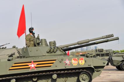 Москва. Боевая машина десанта БМД-4М перед репетицией парада на Красной площади, посвященного 75-й годовщине Победы в Великой Отечественной войне.