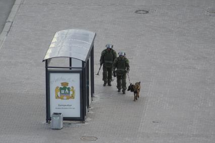 Екатеринбург. Ночная репетиция парада Победы в условиях особого противоэпидемического режима из-за эпидемии новой коронавирусной инфекции COVID-19. На фото: выгрузка БМО-Т (боевая машина огнеметчиков)