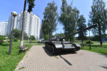 Московская область, Подольск.   Боевая техника  времен ВОВ в парке культуры и отдыха имени Виктора Талалихина.