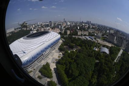 Москва.   Вид на стадион `ВТБ-Арена` с вертолета.