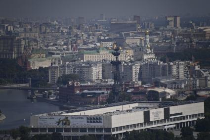 Москва.   Вид на город с вертолета.