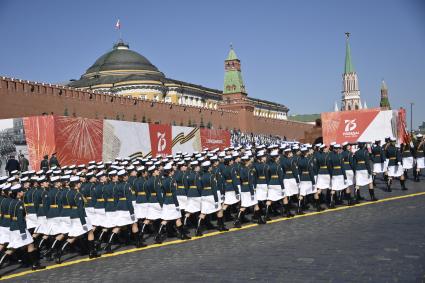 Москва. Военнослужащие   во время военного парада в ознаменование 75-летия Победы в Великой Отечественной войне 1941-1945 годов на Красной площади.