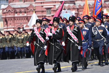 Москва.  Военнослужащие парадных расчетов во время военного парада в ознаменование 75-летия Победы в Великой Отечественной войне 1941-1945 годов на Красной площади.