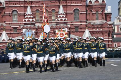 Москва.   Военнослужащие во время военного парада в ознаменование 75-летия Победы в Великой Отечественной войне 1941-1945 годов на Красной площади.