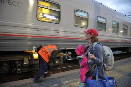 Екатеринбург. Железнодорожный вокзал. Запуск первого поезда \'Таврия\' в Крым по маршруту Екатеринбург – Симферополь. Летом 2020 года поезда \'Таврия\' будут курсировать из Екатеринбурга двумя разными маршрутами: через Челябинск, Уфу, Самару, Волгоград и через Казань, Саранск, Пензу