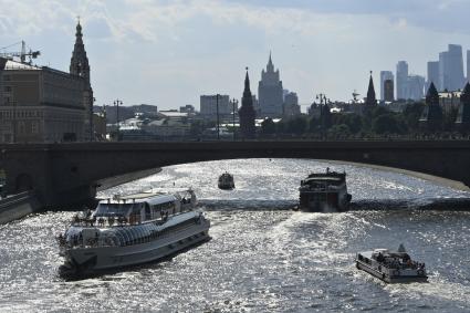 Москва. Прогулочные теплоходы на Москва-реке.