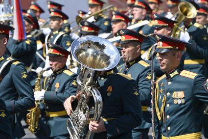 Москва.  Сводный военный оркестр во время военного парада в ознаменование 75-летия Победы в Великой Отечественной войне 1941-1945 годов на Красной площади.