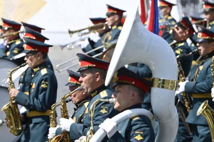 Москва.  Сводный военный оркестр во время военного парада в ознаменование 75-летия Победы в Великой Отечественной войне 1941-1945 годов на Красной площади.