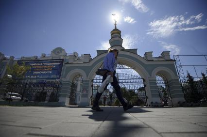 Екатеринбург. Вид на комплекс зданий екатеринбургской епархии, где проходит третий епархиальный суд о поведении заштатного клирика Екатеринбургской епархии, схиигумена Сергия Романова (Николай Романов), настоятеля Среднеуральского женского монастыря