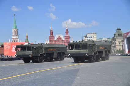 Москва.  Военная техника  во время военного парада в ознаменование 75-летия Победы в Великой Отечественной войне 1941-1945 годов на Красной площади.