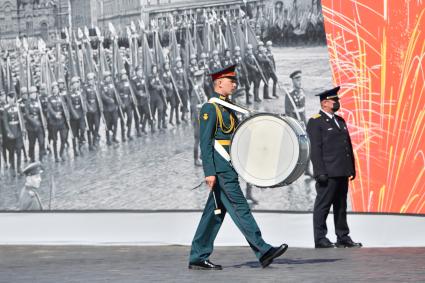 Москва.  Перед началом военного парада в ознаменование 75-летия Победы в Великой Отечественной войне 1941-1945 годов на Красной площади.