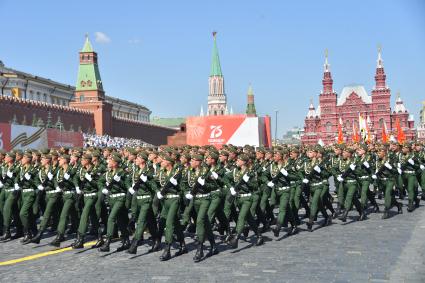 Москва.   Во время военного парада в ознаменование 75-летия Победы в Великой Отечественной войне 1941-1945 годов на Красной площади.