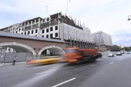 Москва. Вид на Китайгородскую стену в Китайгородском проезде.