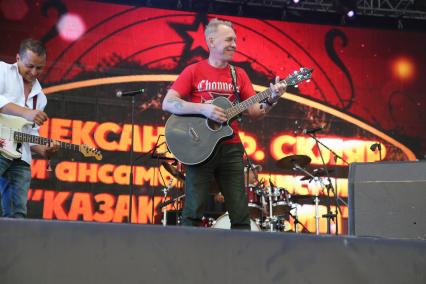 Диск379. Поселок Веселовка. Международный музыкальный фестиваль KUBANA 2014. На снимке: лидер группы ВА-БАНКЪ Александр Ф. Скляр