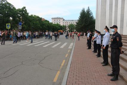 Хабаровск. Участники митинга в поддержку губернатора Хабаровского края Сергея Фургала.