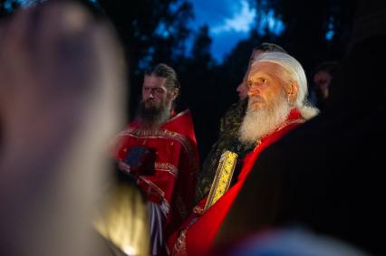 СВердловская область. Среднеуральский женский монастырь где проходит крестный ход в память о гибели семьи последнего российского императора Николая II. 3 июля 2020г Решением епархиального суда настоятель Среднеуральского женского монастыря схиигумен Сергий Романов (Николай Романов) был лишен священного сана и запрещен в служении.