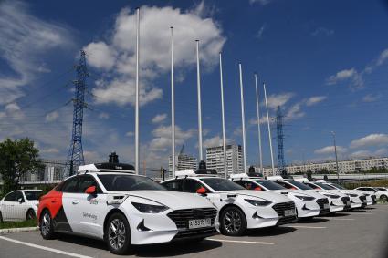 Москва.  Беспилотные автомобили `Яндекс`.