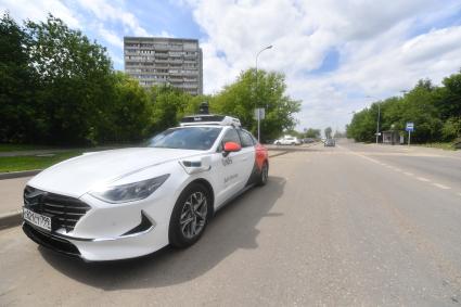 Москва.  Беспилотный автомобиль `Яндекс`.