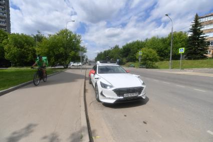 Москва.  Беспилотный автомобиль `Яндекс`.