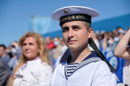 Санкт-Петербург. Военнослужащий во время Главного военно-морского парада в честь Дня Военно-Морского Флота России.