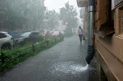 Санкт-Петербург. Прохожие во время дождя .