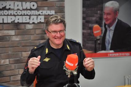 Москва. Замглавы Госавтоинспекции РФ Олег Понарьин на радио `Комсомольская правда`.