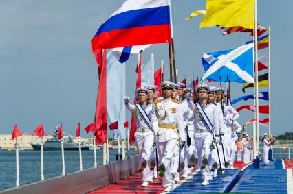 Севастополь. Военнослужащие во время празднования Дня Военно-морского флота России.