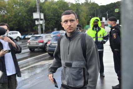 Москва. Футболист Павел Мамаев у здания Мосгорсуда после рассмотрения в апелляционном порядке приговора по делу о хулиганстве и драках.