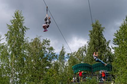 Карелия, Сортавала. Канатная дорога на территории горного парка `Рускеала`.