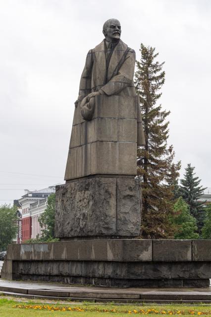 Карелия, Петрозаводск. Памятник Ленину.
