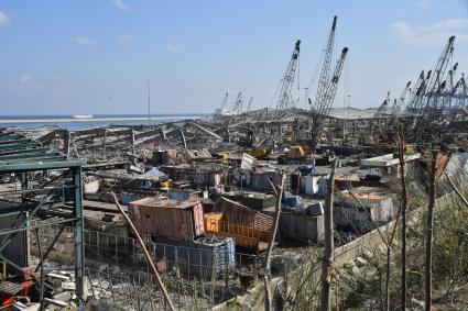 Ливан, Бейрут.  Последствия взрыва  в городском порту.