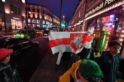 Москва. Участники пикета в поддержку активистов оппозиции в Белоруссии и задержанных в Минске российских журналистов у посольства Белоруссии.