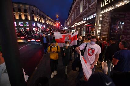 Москва. Участники пикета в поддержку активистов оппозиции в Белоруссии и задержанных в Минске российских журналистов у посольства Белоруссии.