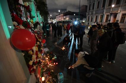 Москва. Участники пикета в поддержку активистов оппозиции в Белоруссии и задержанных в Минске российских журналистов у посольства Белоруссии.