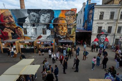 Санкт-Петербург. Открытие арт-пространства Kino Corner на киностудии Ленфильм на Петроградской стороне.