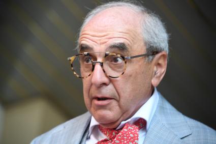 Москва. Адвокат семьи погибшего Сергея Захарова Александр Добровинский перед началом слушаний в Пресненском суде по делу о ДТП со смертельным исходом.