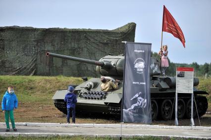 Екатеринбург. Танковый полигон 32-го военного городка. Международный военно-технический форум \'Армия-2020\'. Танк Т-34