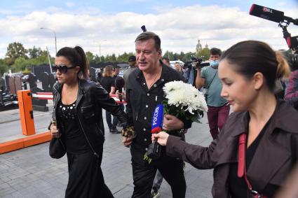 Москва.  Певец Сергей Пенкин перед началом церемонии прощания с заслуженной артисткой РФ певицей Валентиной Легкоступовой.