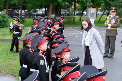 Санкт-Петербург. Кадеты перед началом торжественной линейки в День знаний в Кадетской школе.