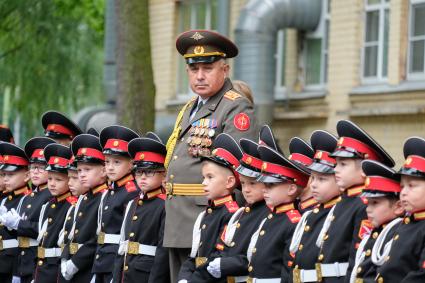 Санкт-Петербург. Кадеты перед началом торжественной линейки в День знаний в Кадетской школе.