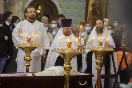 Екатеринбург. Прощание с детским писателем и основателем детского отряда \'Каравелла\' Владиславом Крапивиным в Храме-на-крови