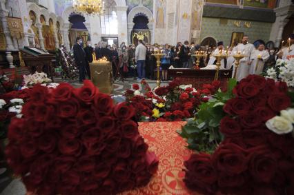 Екатеринбург. Прощание с детским писателем и основателем детского отряда \'Каравелла\' Владиславом Крапивиным