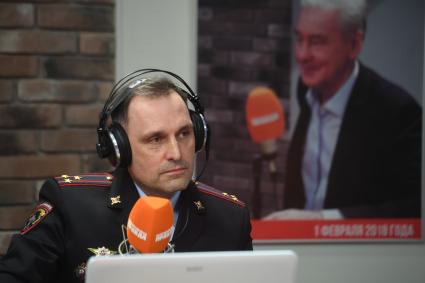 Москва. Начальник ФКУ \"Научный центр безопасности дорожного движения МВД России\" Дмитрий Митрошин на радиостанции \"Комсомольская правда\".