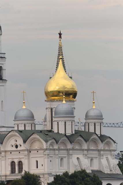 Москва.   Вид на Кремль.